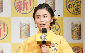 小島瑠璃子：浴衣で夏を先取り！ ふんわりアップヘアで華やかに - 毎日キレイ